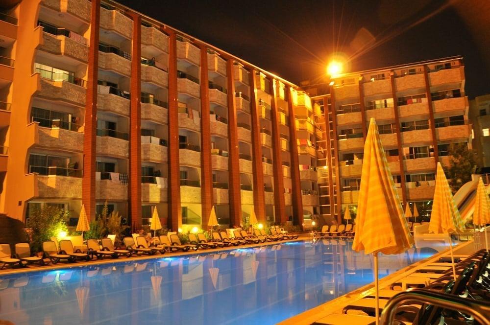 Club Tess Hotel Konaklı Exterior foto