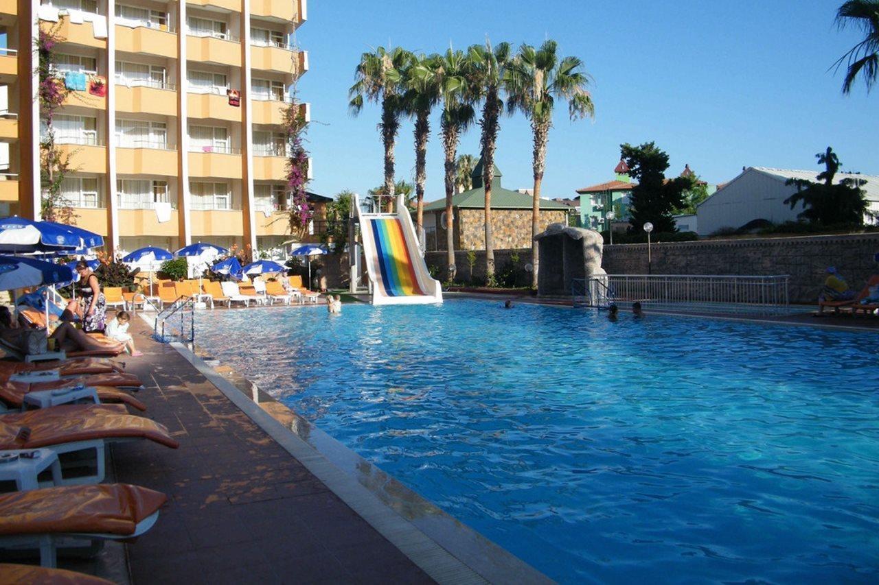 Club Tess Hotel Konaklı Exterior foto