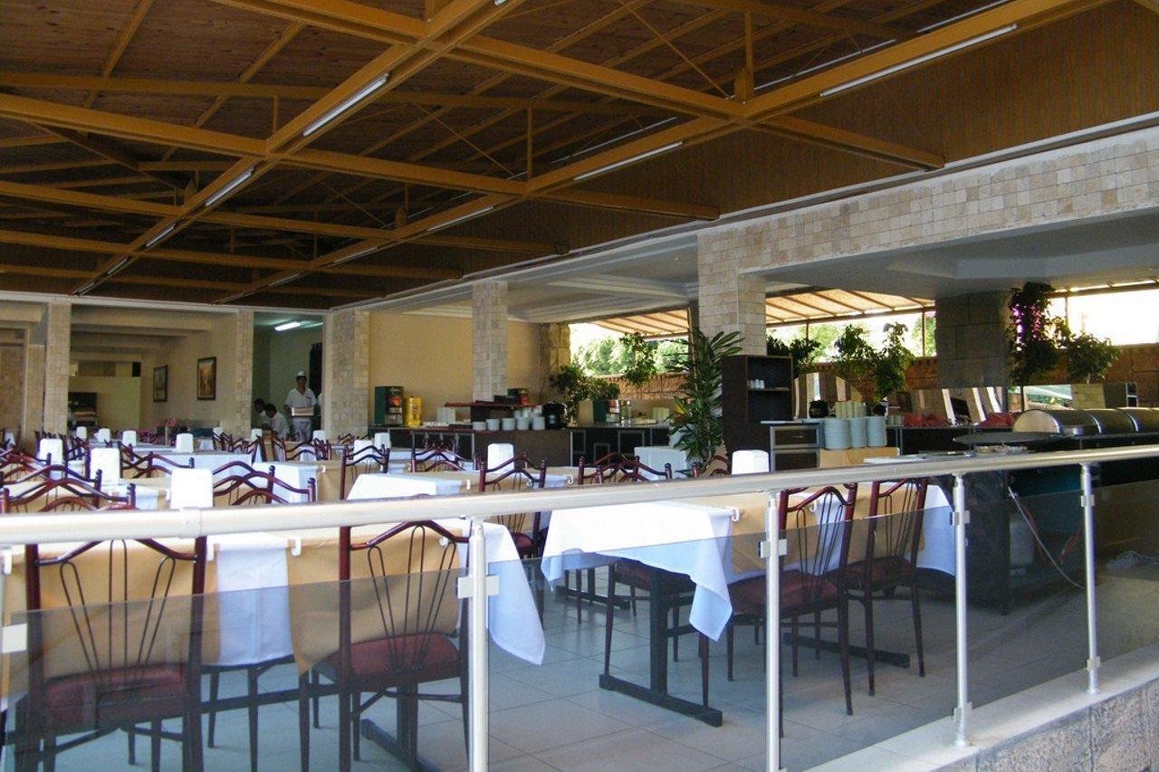 Club Tess Hotel Konaklı Exterior foto