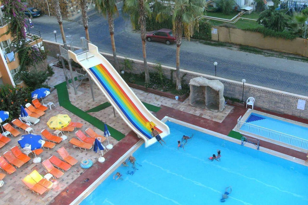 Club Tess Hotel Konaklı Exterior foto